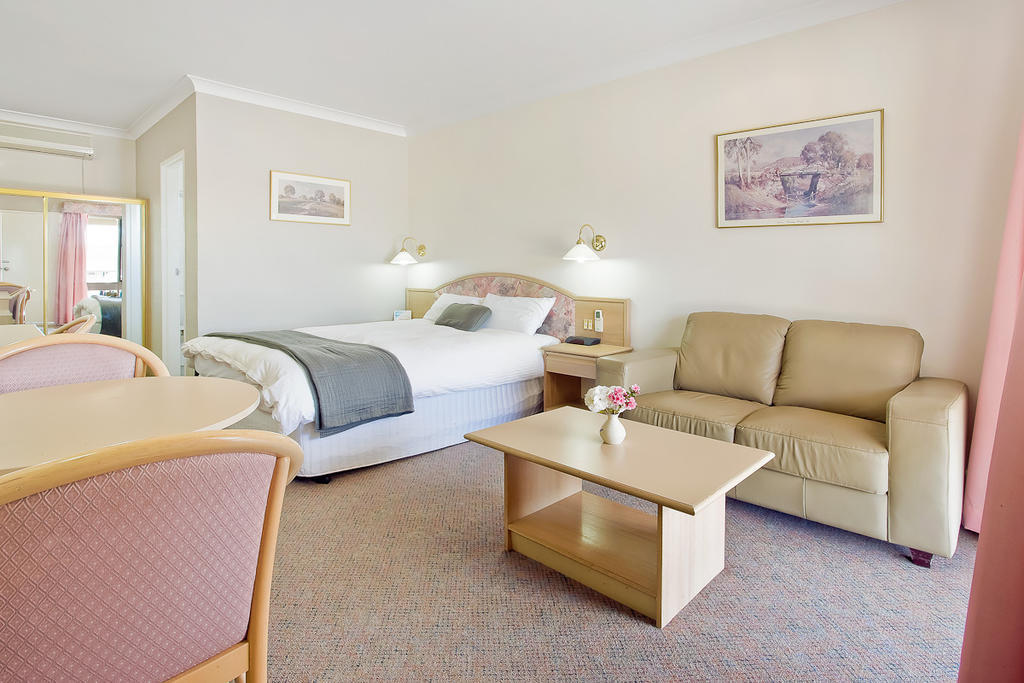 Bega Village Motor Inn Экстерьер фото